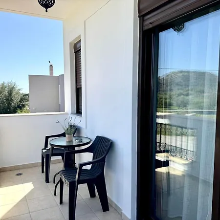 Papas House 3 Near Faliraki Daire *